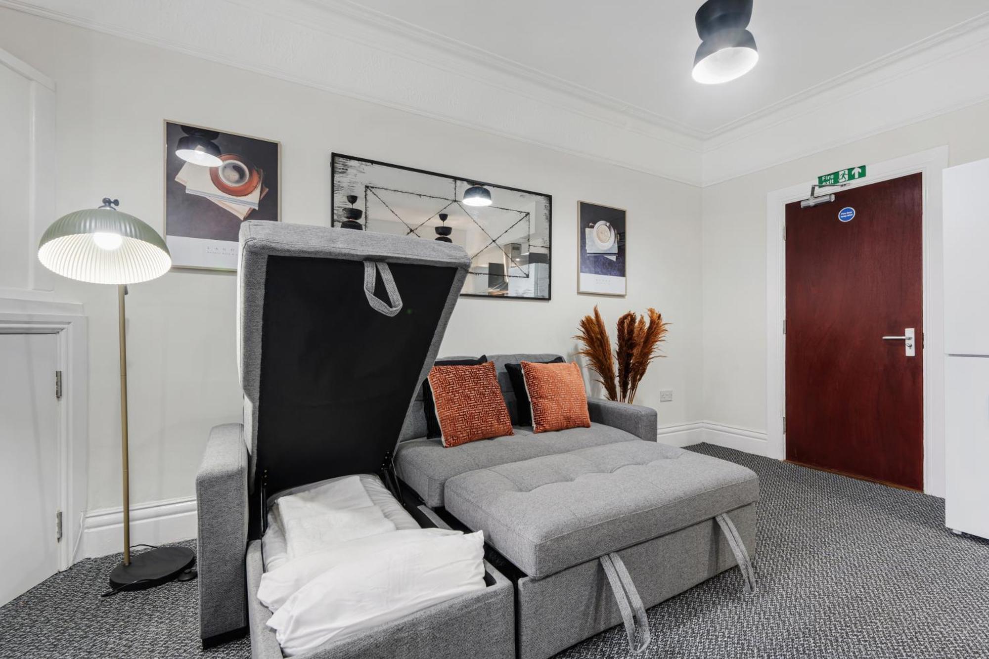 Anfield Cosy Stays - Air Host & Stay - Sleeps 14 Liverpool Ngoại thất bức ảnh