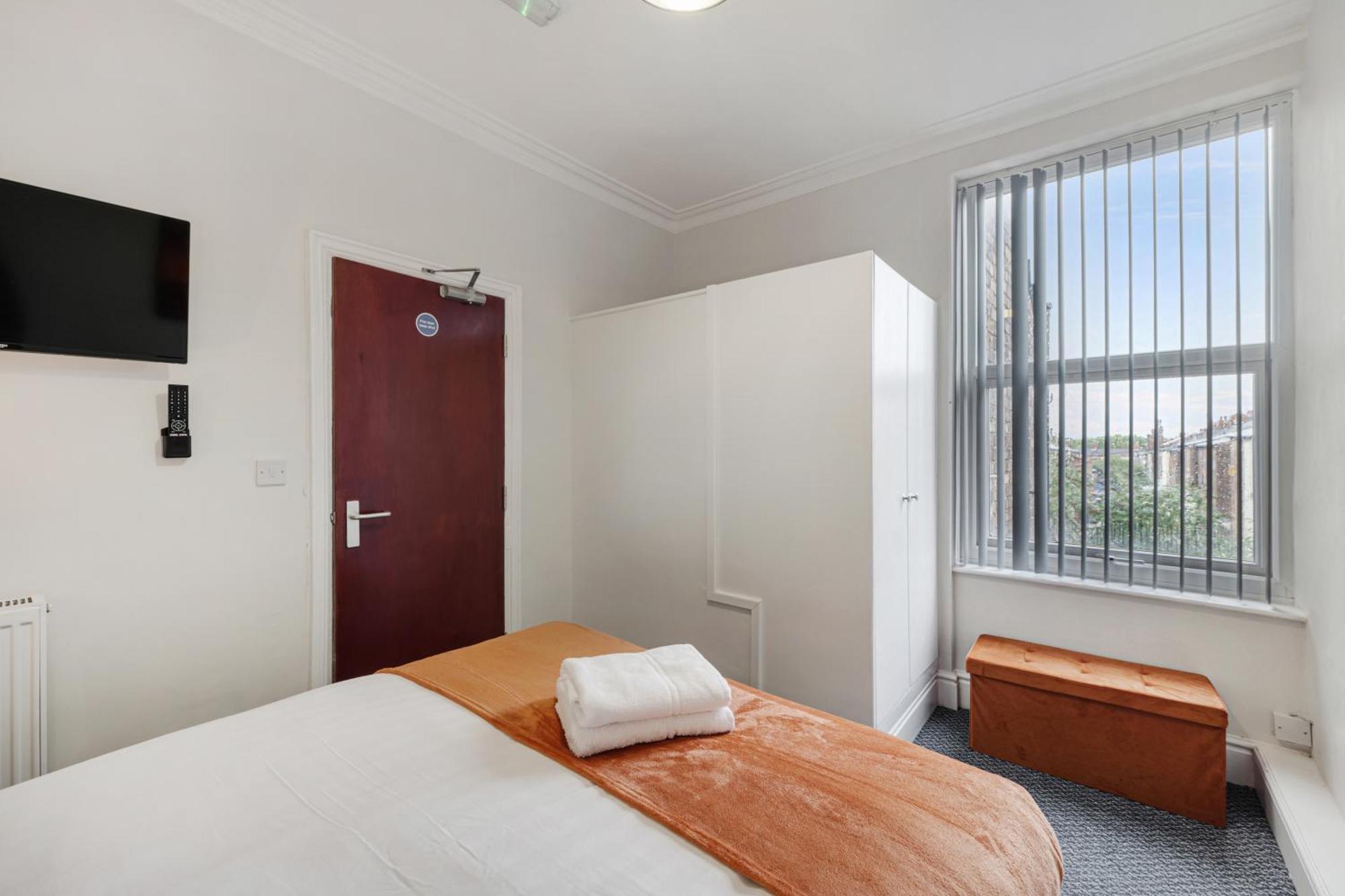 Anfield Cosy Stays - Air Host & Stay - Sleeps 14 Liverpool Ngoại thất bức ảnh