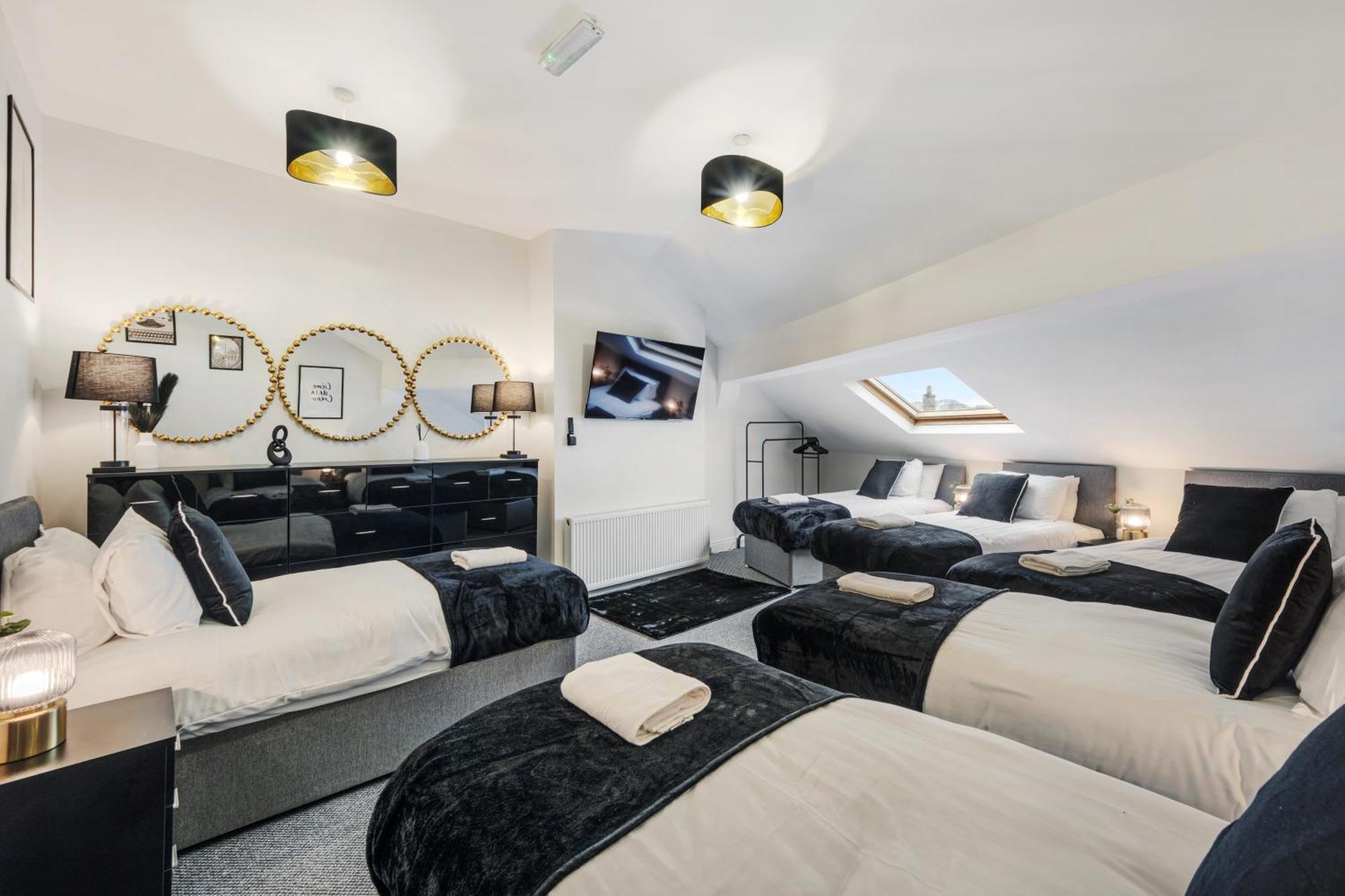 Anfield Cosy Stays - Air Host & Stay - Sleeps 14 Liverpool Ngoại thất bức ảnh