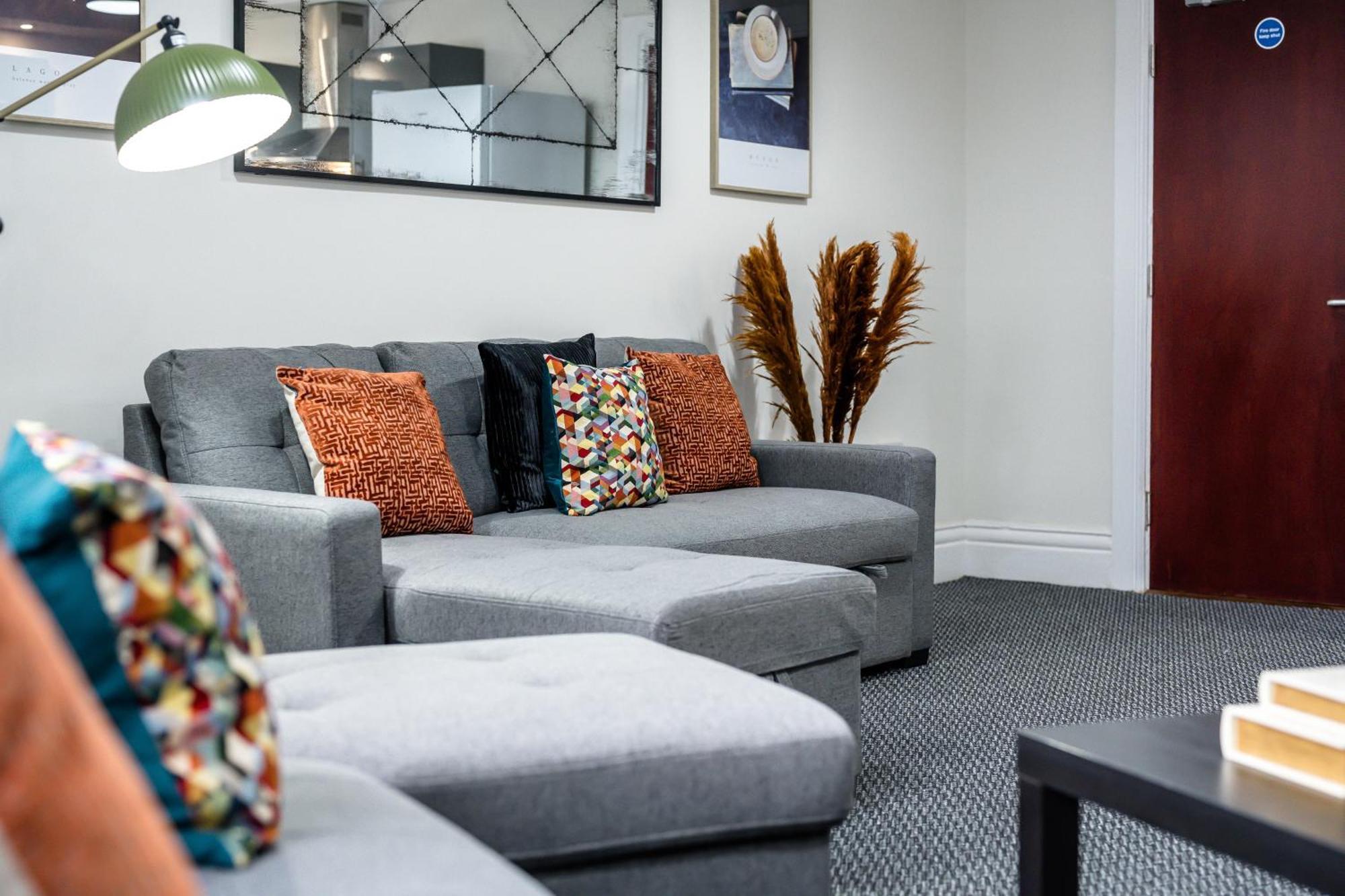 Anfield Cosy Stays - Air Host & Stay - Sleeps 14 Liverpool Ngoại thất bức ảnh