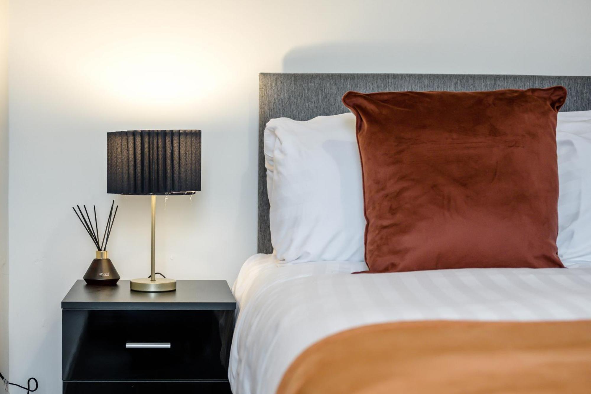 Anfield Cosy Stays - Air Host & Stay - Sleeps 14 Liverpool Ngoại thất bức ảnh