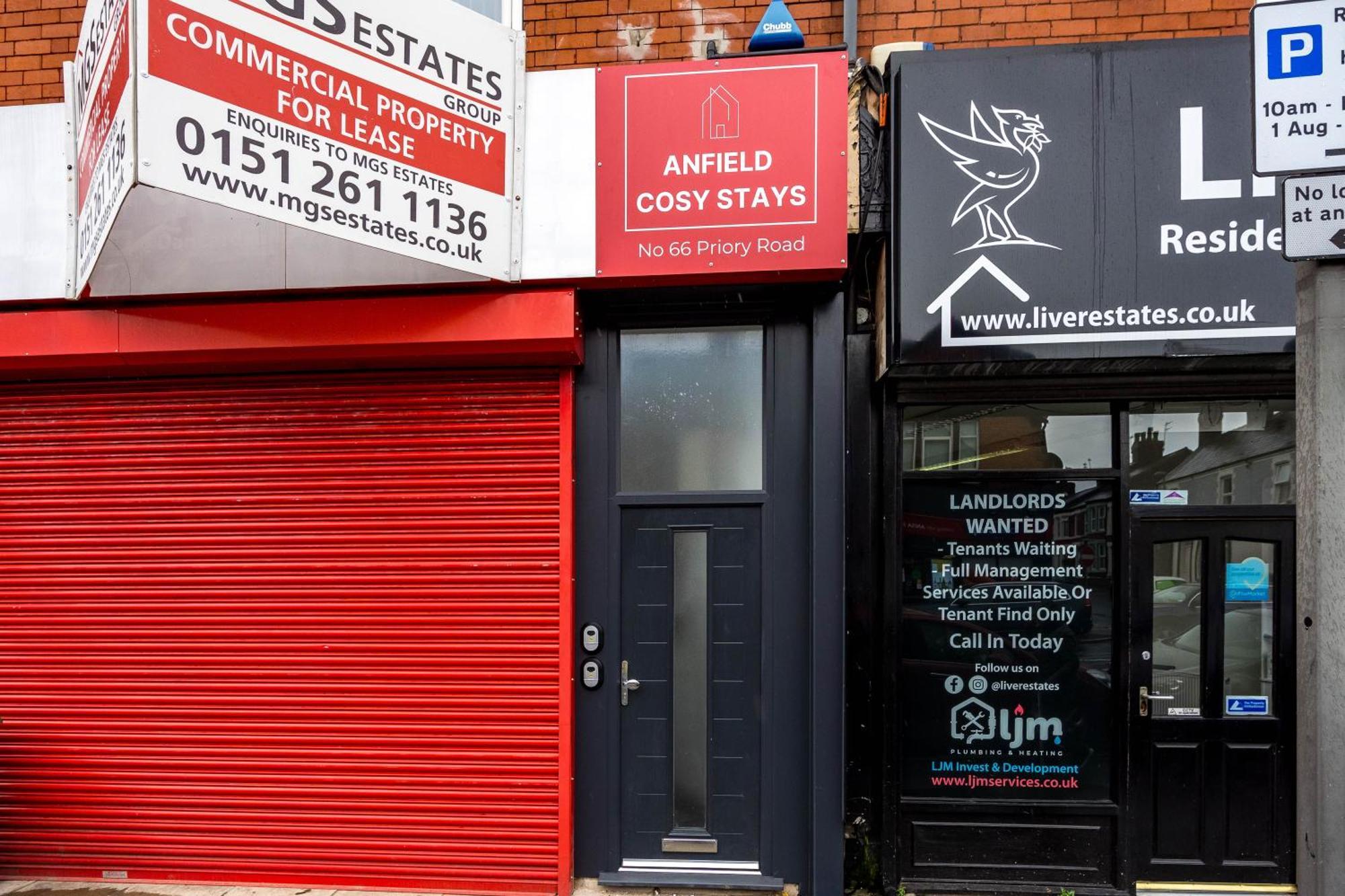 Anfield Cosy Stays - Air Host & Stay - Sleeps 14 Liverpool Ngoại thất bức ảnh